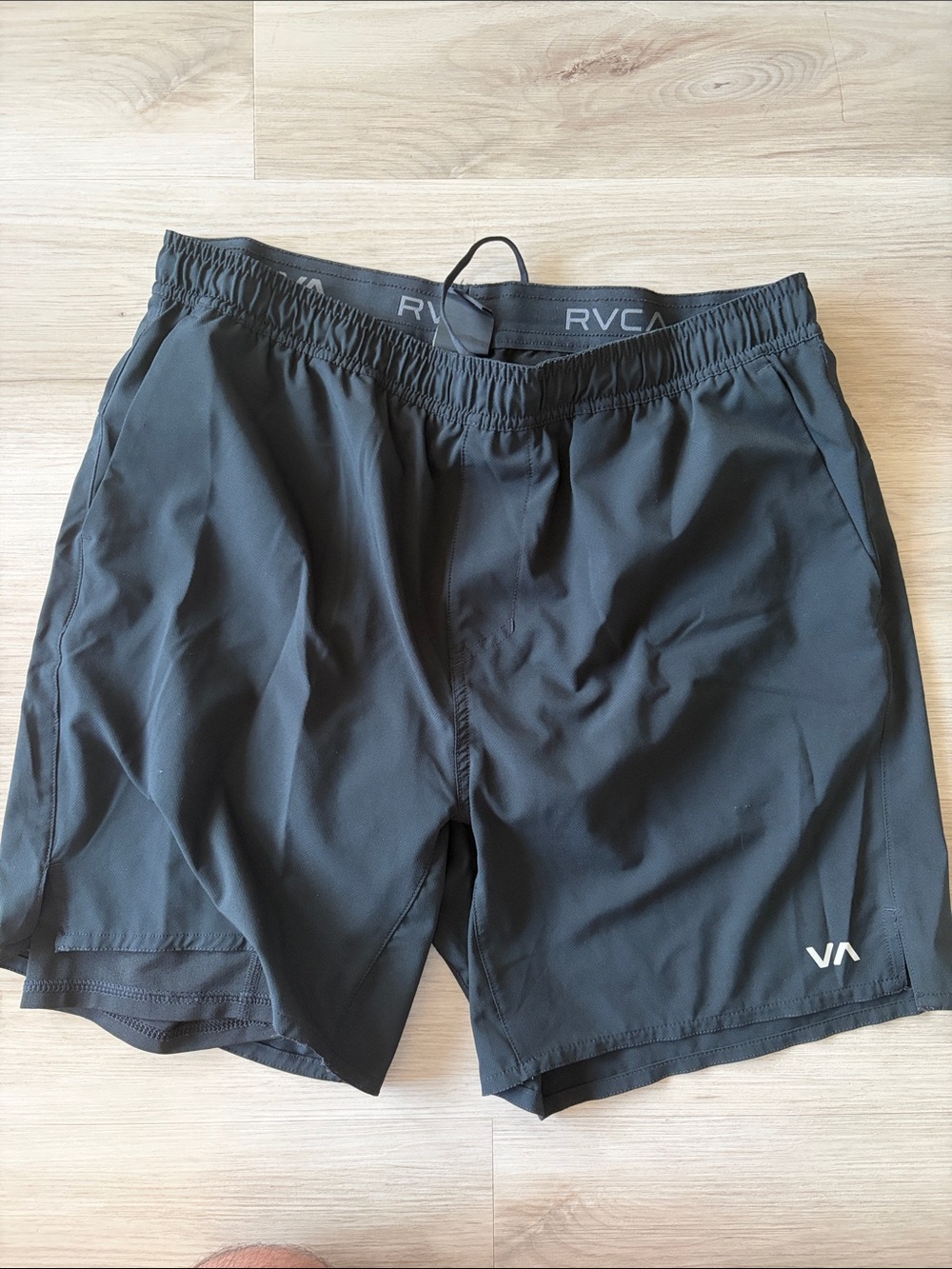 RVCA Men's Black Quick-Dry Swim Hybrids - 17 inch